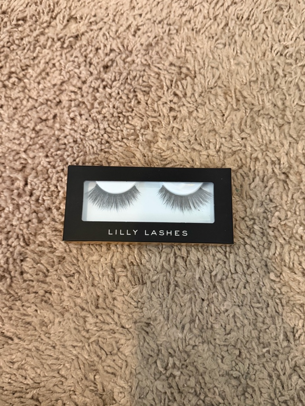 LILLY LASHES “CHICAGO” NEW